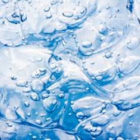 La disfàgia o els problemes de deglució en persones grans (III): aigua gelificada