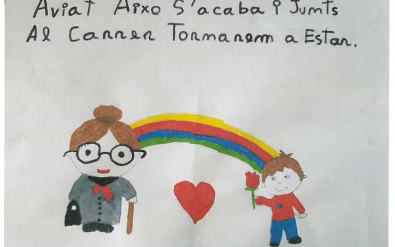 Dibuixos i missatges d'ànim de nens i nenes de primària