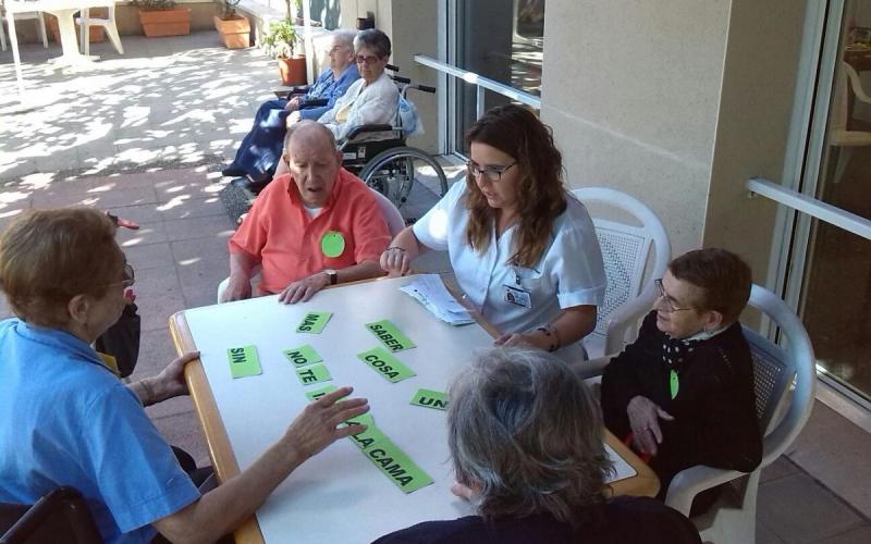 Posem ordre a les paraules en la gimcana del Dia Internacional de la Gent Gran