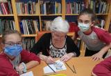 Residents i alumnes gaudint de l'activitat