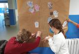Residents i alumnes gaudint de l'activitat