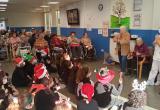 Residents i alumnes gaudint de l'activitat